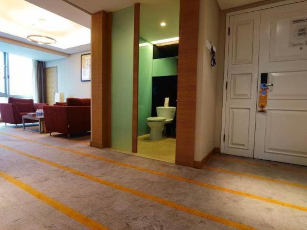 Golden Sea View Hotel Haikou Хайкоу Экстерьер фото