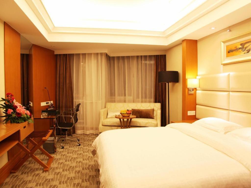 Golden Sea View Hotel Haikou Хайкоу Экстерьер фото