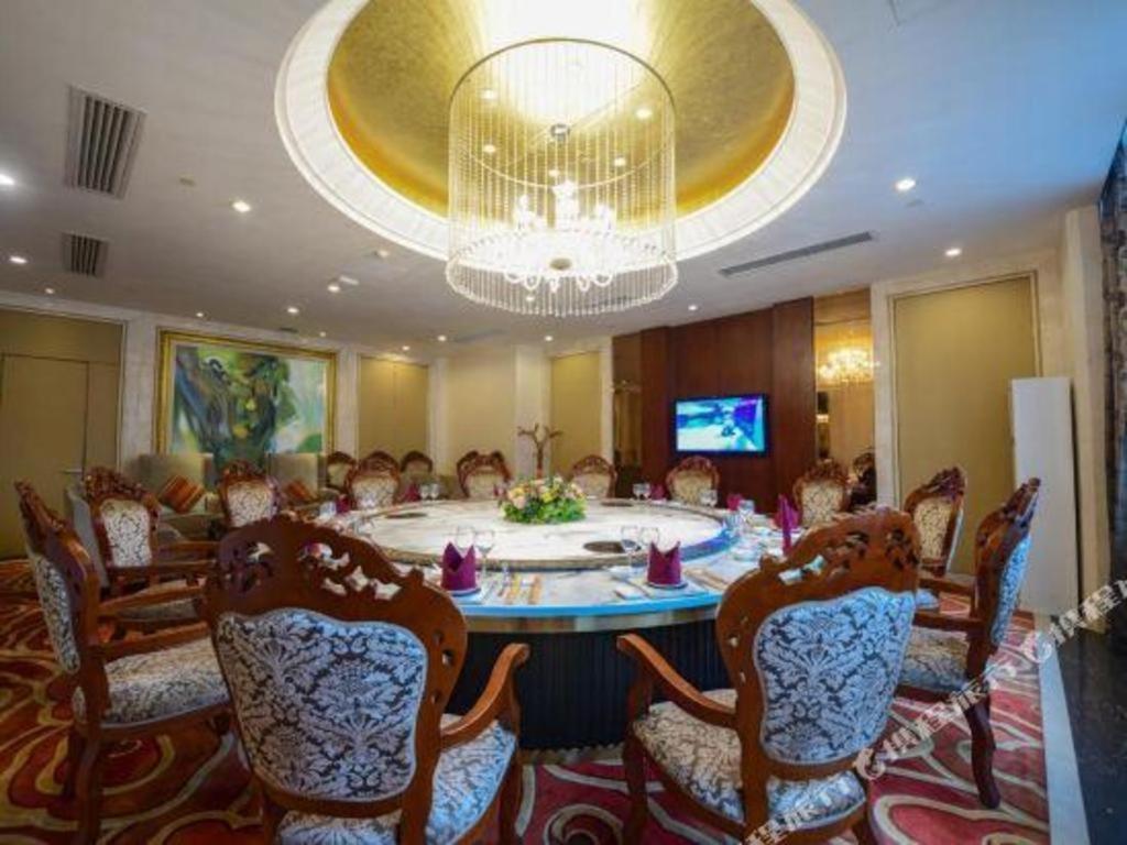 Golden Sea View Hotel Haikou Хайкоу Экстерьер фото