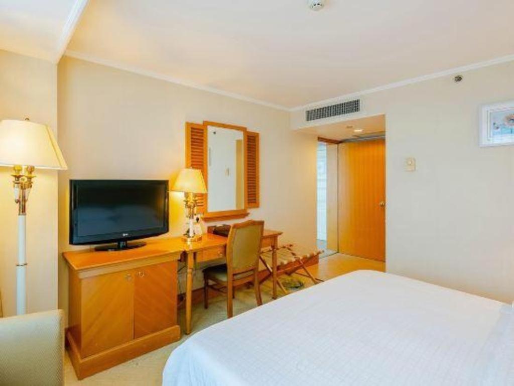 Golden Sea View Hotel Haikou Хайкоу Экстерьер фото