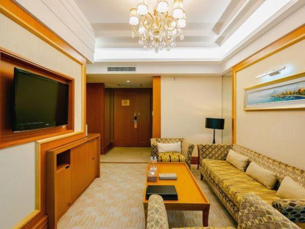 Golden Sea View Hotel Haikou Хайкоу Экстерьер фото