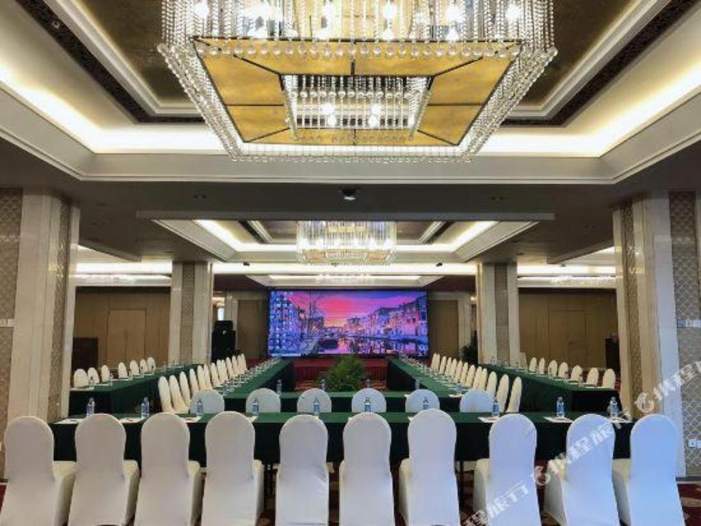 Golden Sea View Hotel Haikou Хайкоу Экстерьер фото