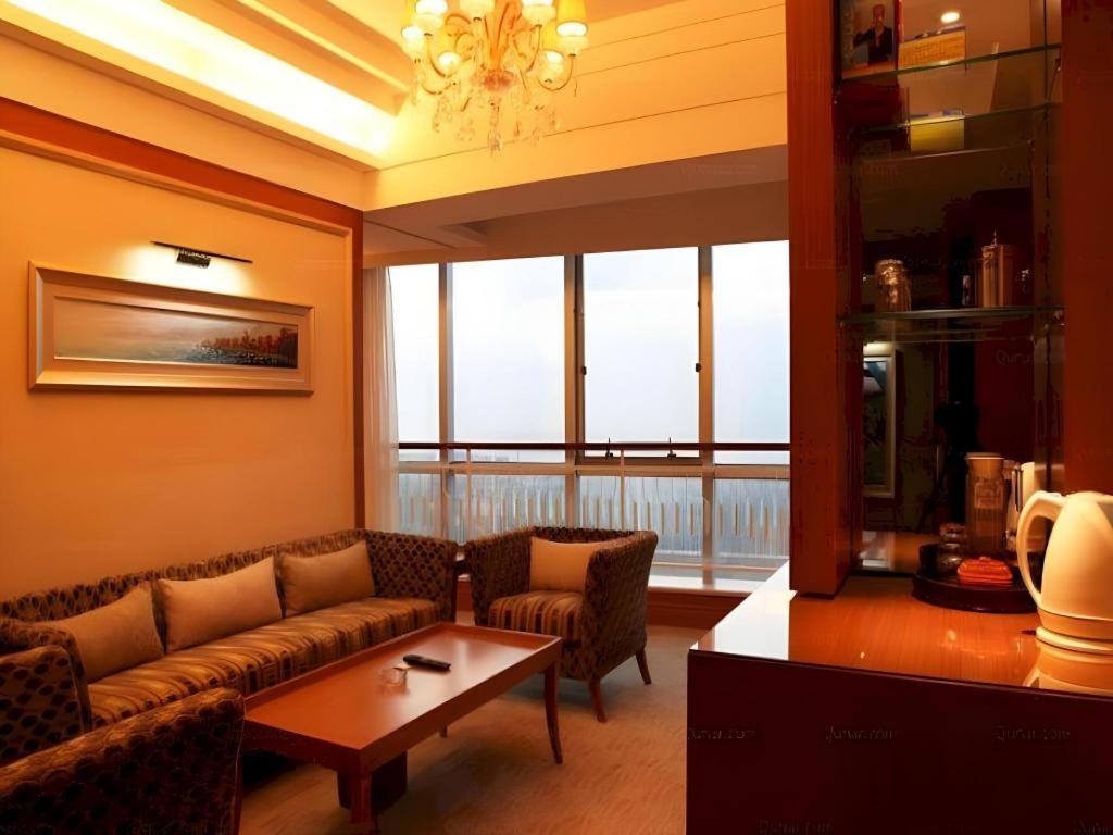 Golden Sea View Hotel Haikou Хайкоу Экстерьер фото