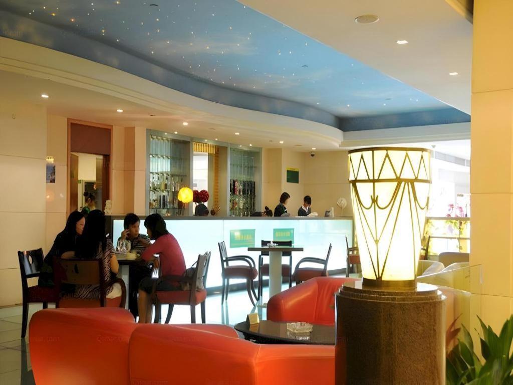 Golden Sea View Hotel Haikou Хайкоу Экстерьер фото